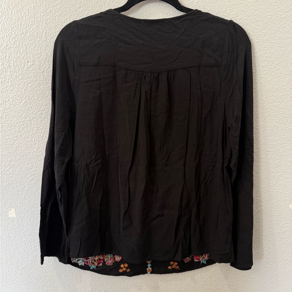Savanna Jane Boho Embroidered Floral Blouse Black Rayon Peasant Top Size Small - Picture 6 of 9